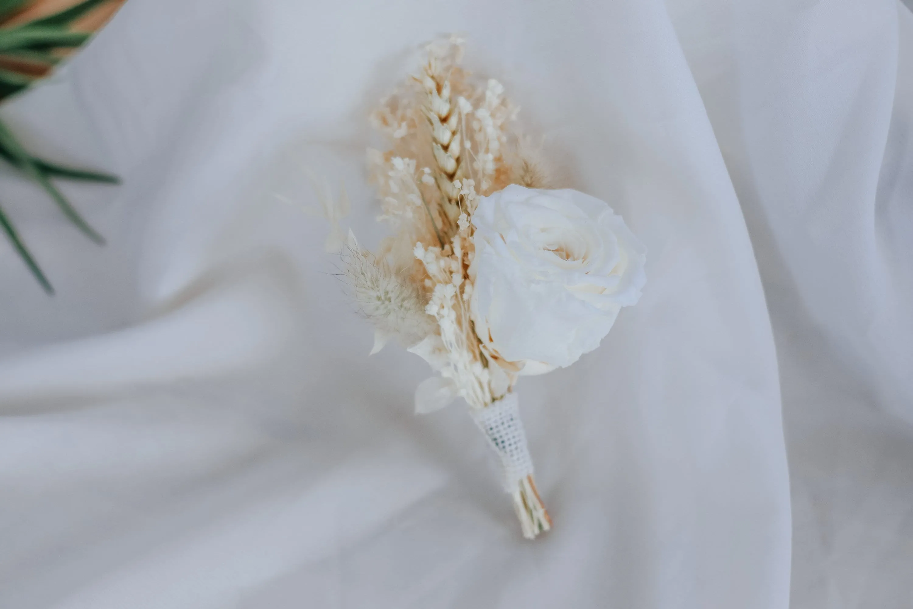 Bleached Gypsophila Lapel Pin and Natural Dried Flowers Boutonniere Preserved Rose Buttonhole / Boho Boutonnaire