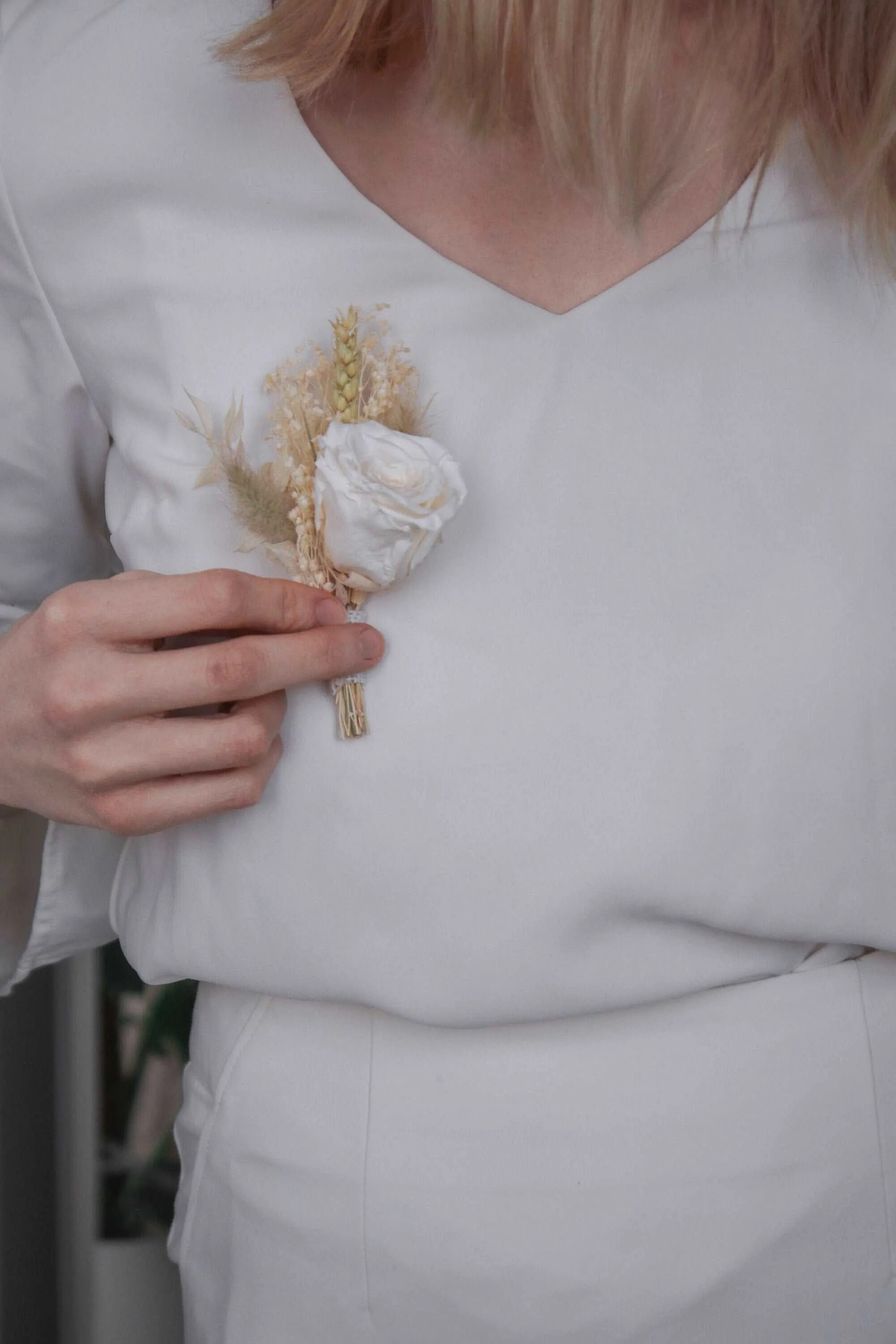 Bleached Gypsophila Lapel Pin and Natural Dried Flowers Boutonniere Preserved Rose Buttonhole / Boho Boutonnaire