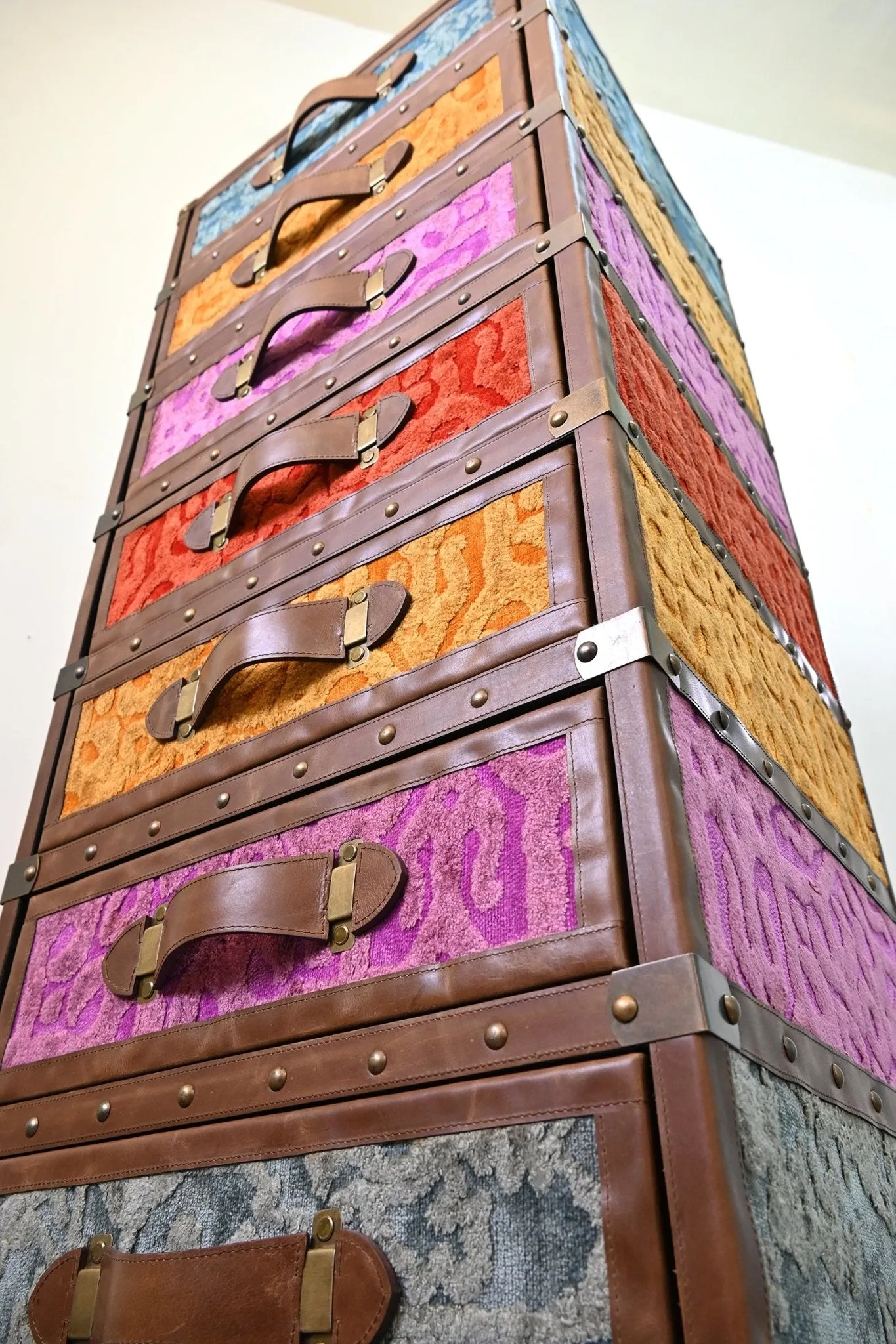 FANTASY CHEST OF DRAWERS - LEATHER AND VELVET