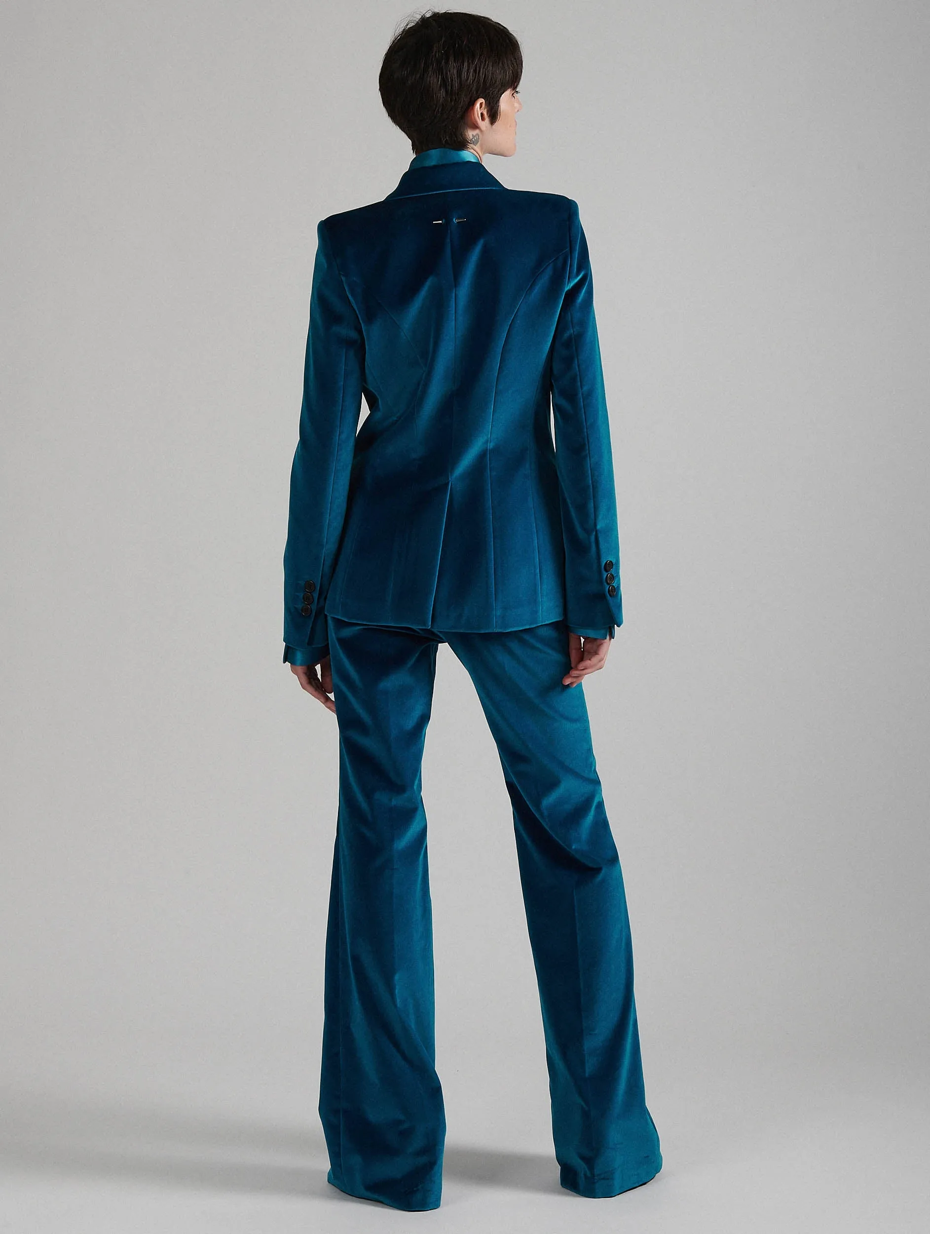 Fitted blue velvet jacket