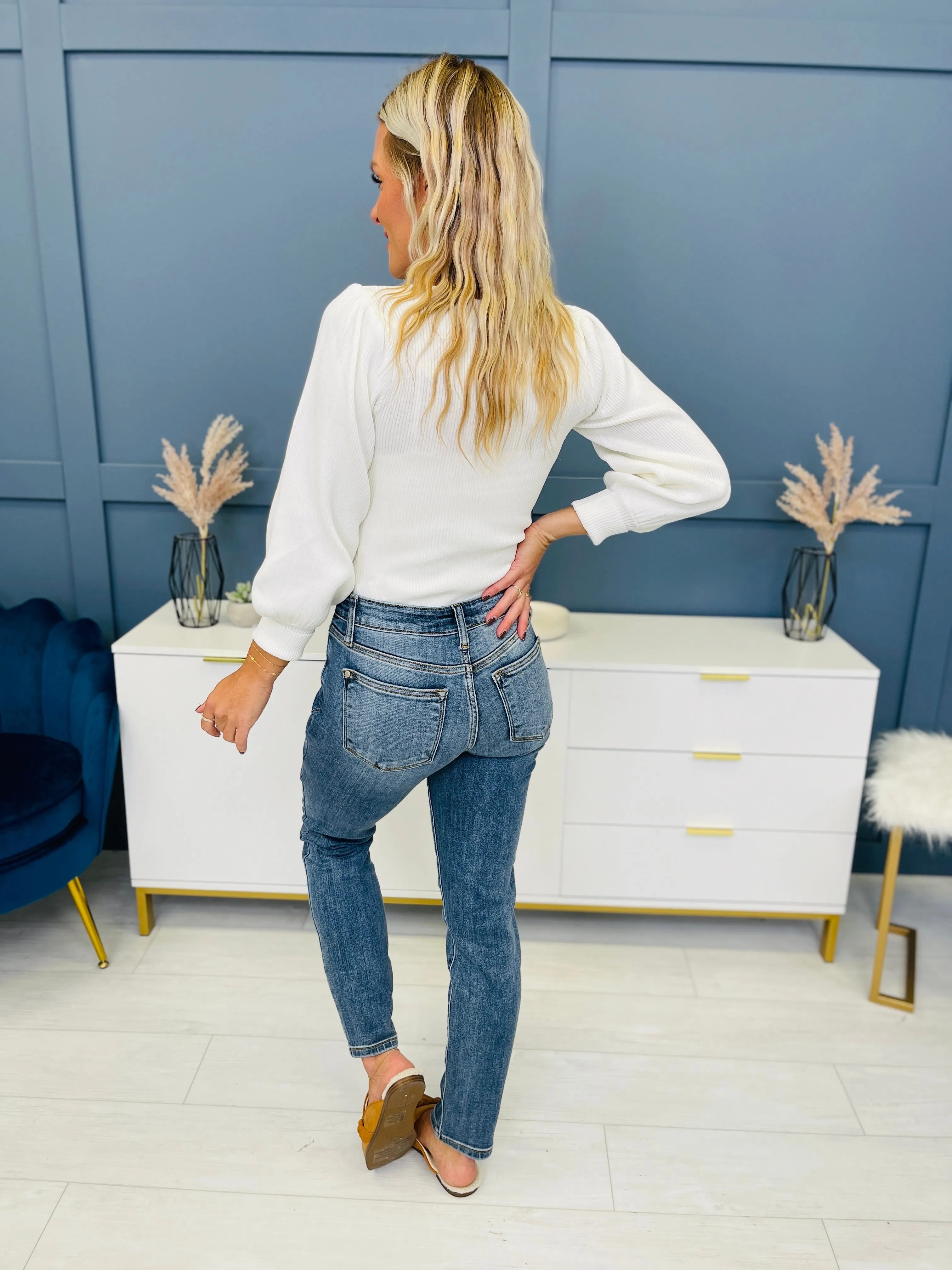 Judy Blue Plus/Reg Instant Classic Midrise Slim Fit Jeans RESTOCK!