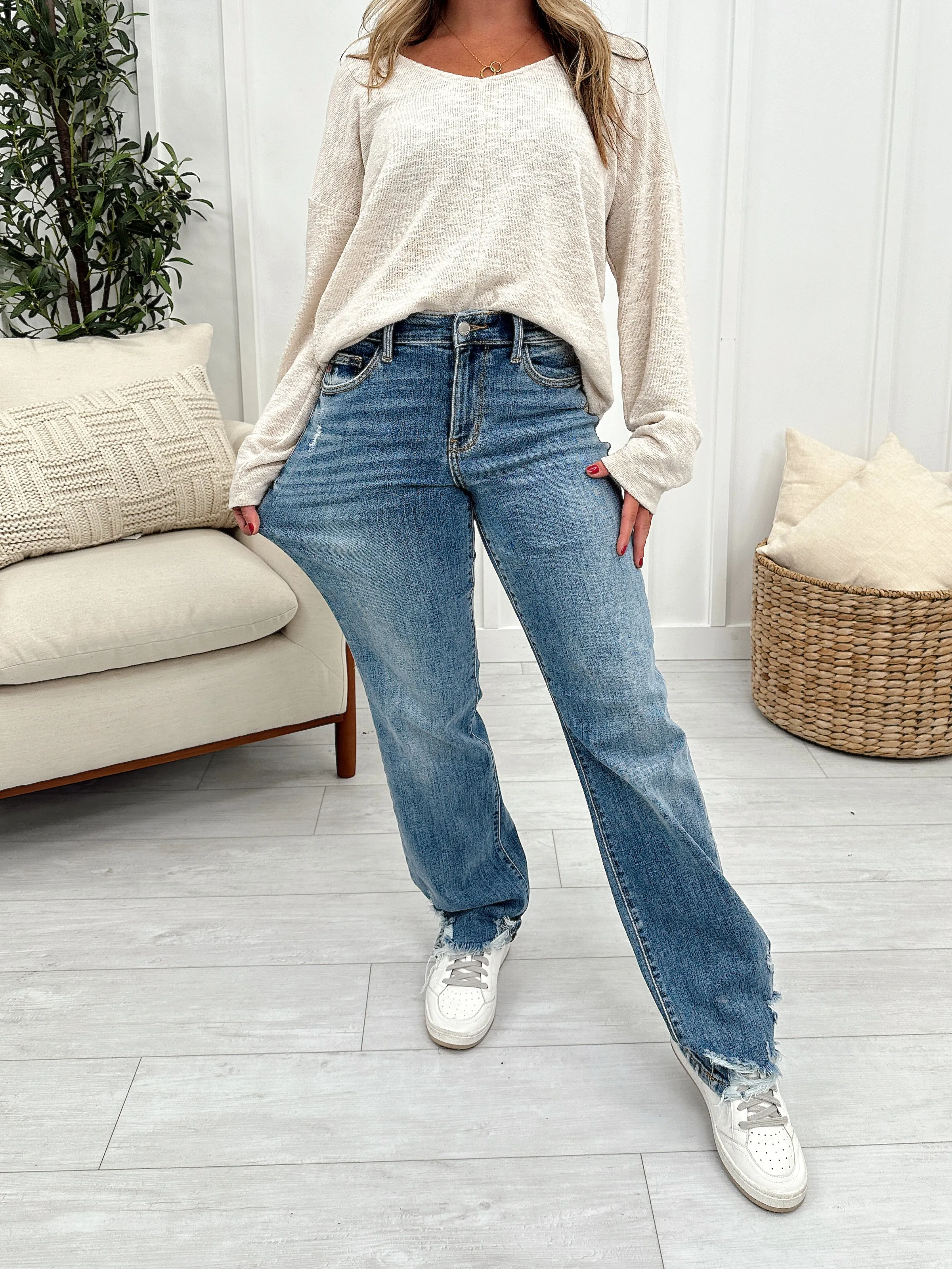 Judy Blue Straight to You Straight Leg Jeans in Reg/Curvy