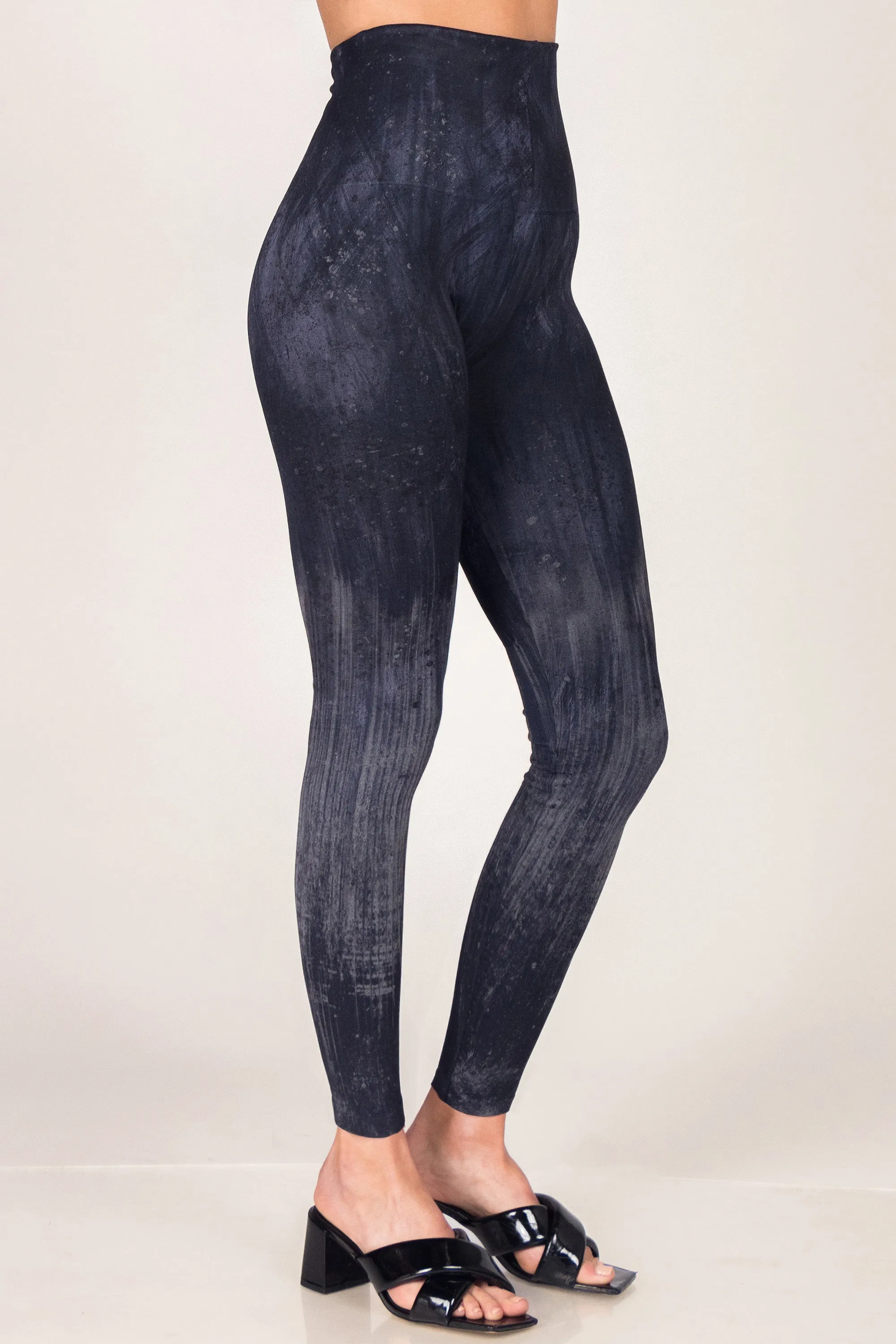 Navy & Grey Streak Ikat Legging Print