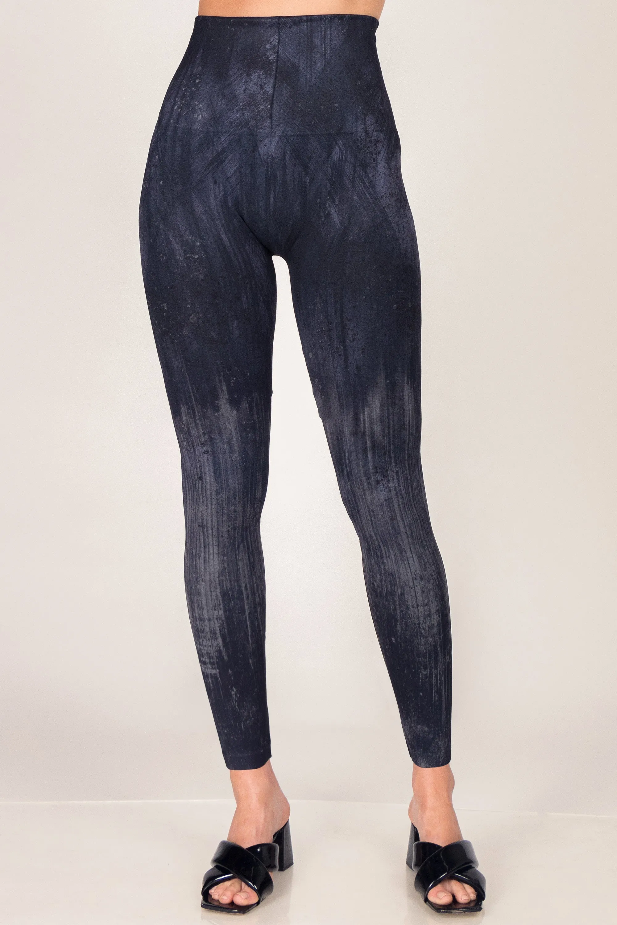 Navy & Grey Streak Ikat Legging Print