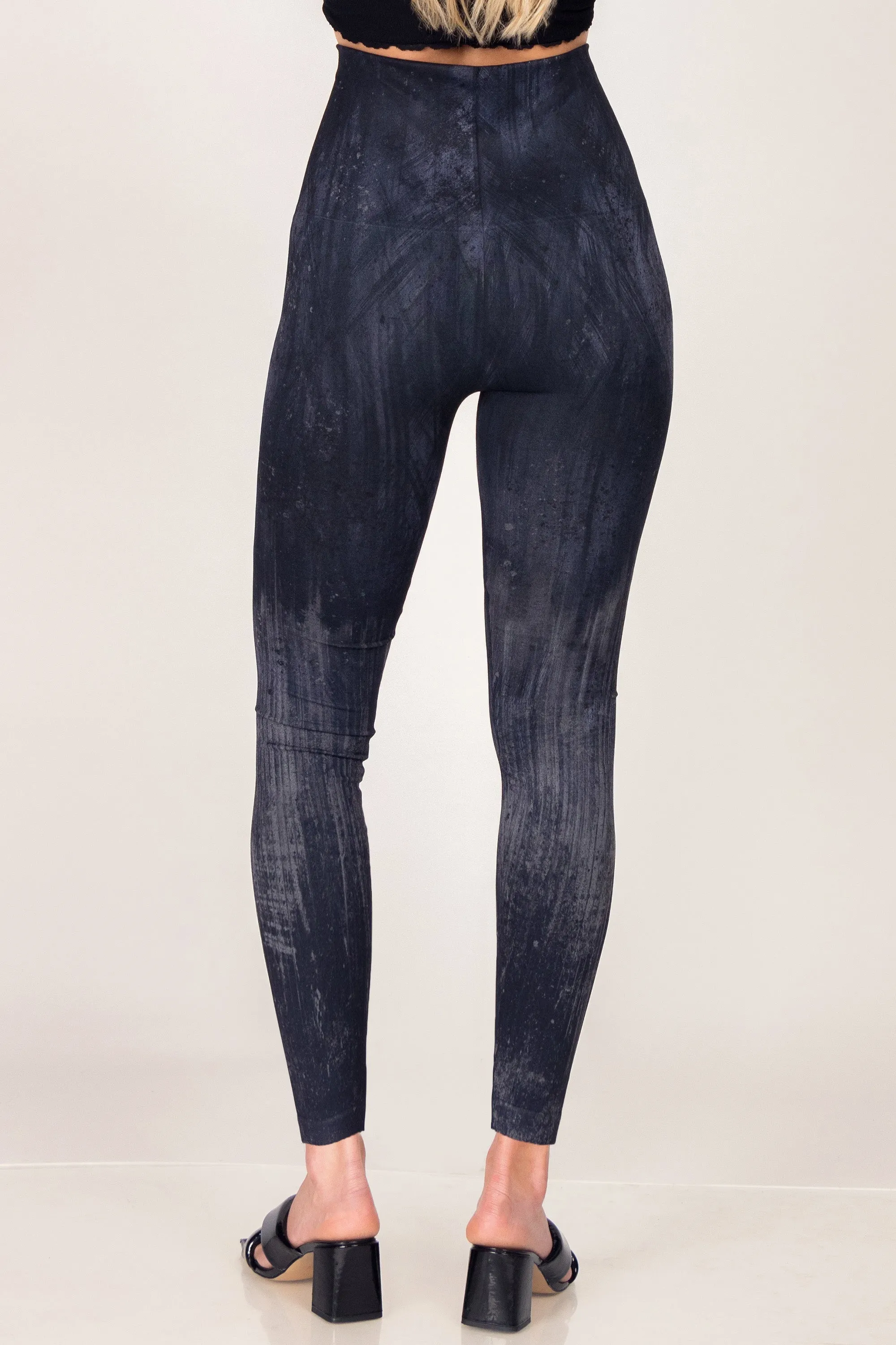 Navy & Grey Streak Ikat Legging Print