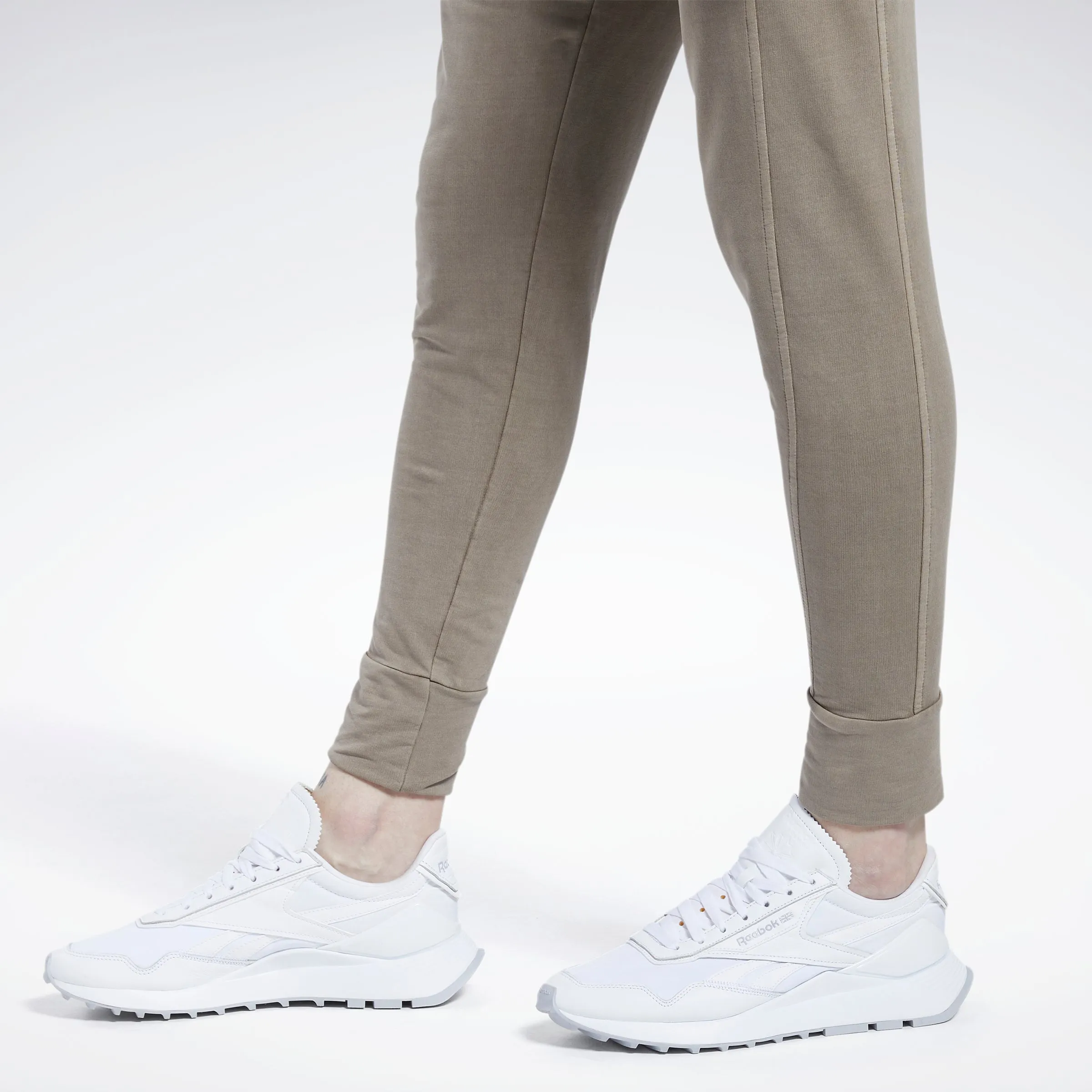 Reebok Apparel Women Classics Natural Dye Fitted Joggers Trekgr