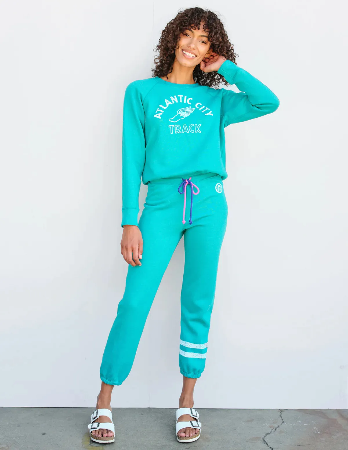 WOMEN'S STRIPES LOGO JOGGER IN TEAL